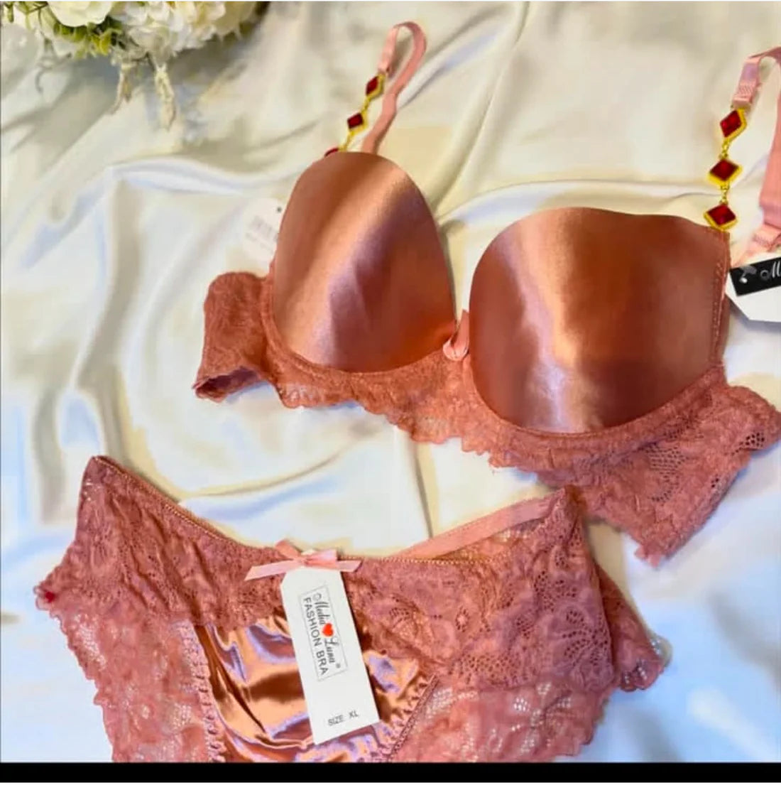 Basic Silk Shine Diamond Bra Underwear Set